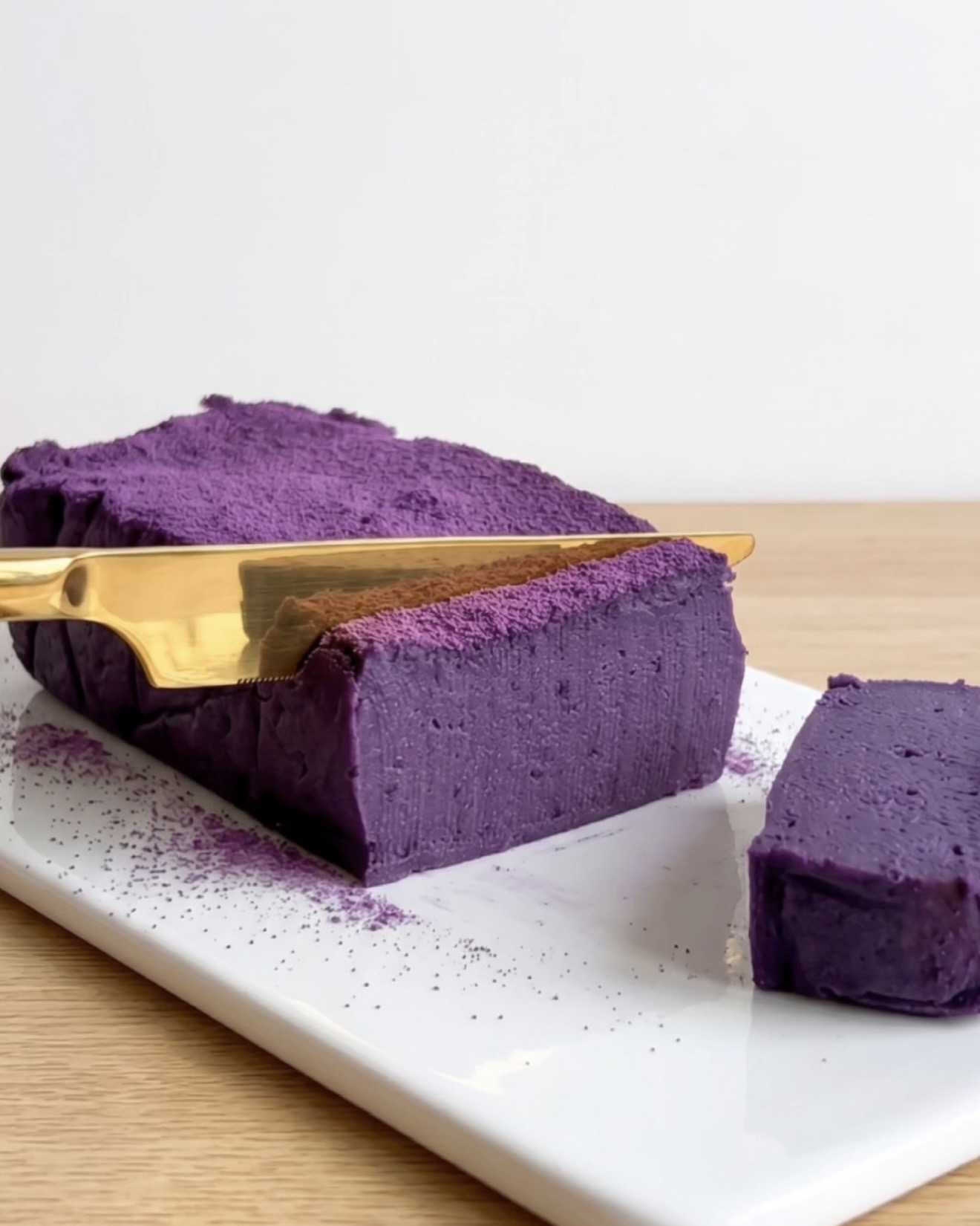 Brownies Fudge de Ube con Tofu (Sanos y Ricos en Proteína)