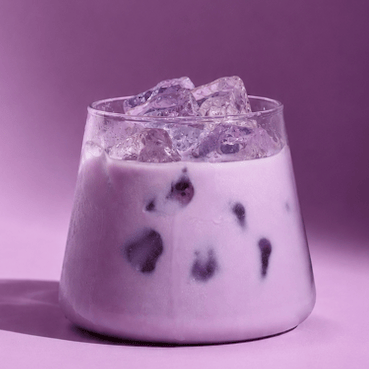 Ube latte helado de Ube Nolia