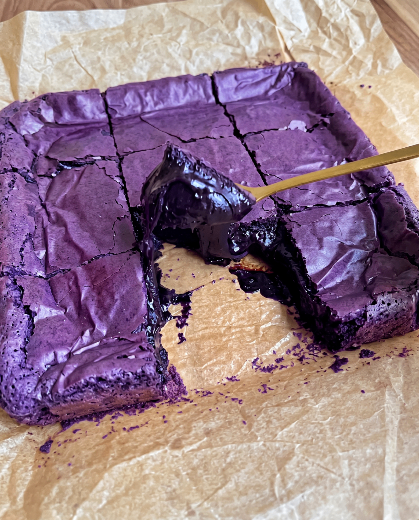 Gooey Ube Brownies: Receta de Chocolate Blanco Fundido